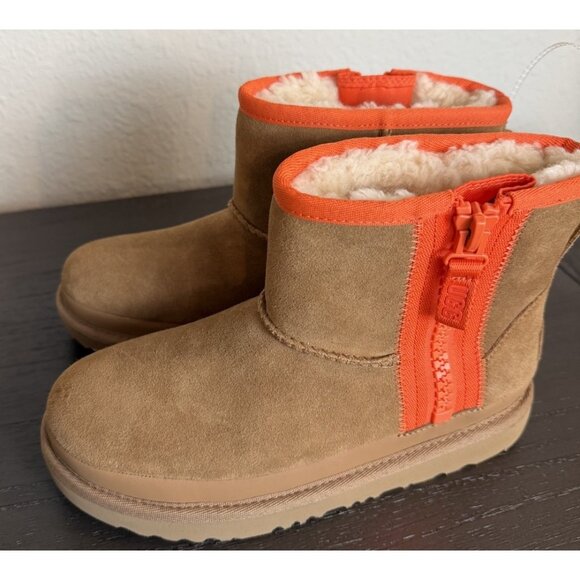 UGG CLASSIC MINI ZIPPER TAPE LOGO CHESTNUT SUEDE- YOUTH BOOT SIZE 4 - NWOB - Picture 3 of 14